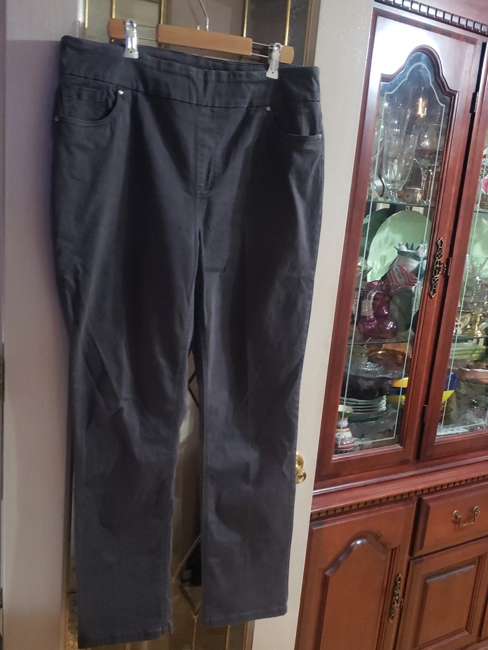 Up Crop Gey Elasric Spandex Waist Ladies Pants. Size 14